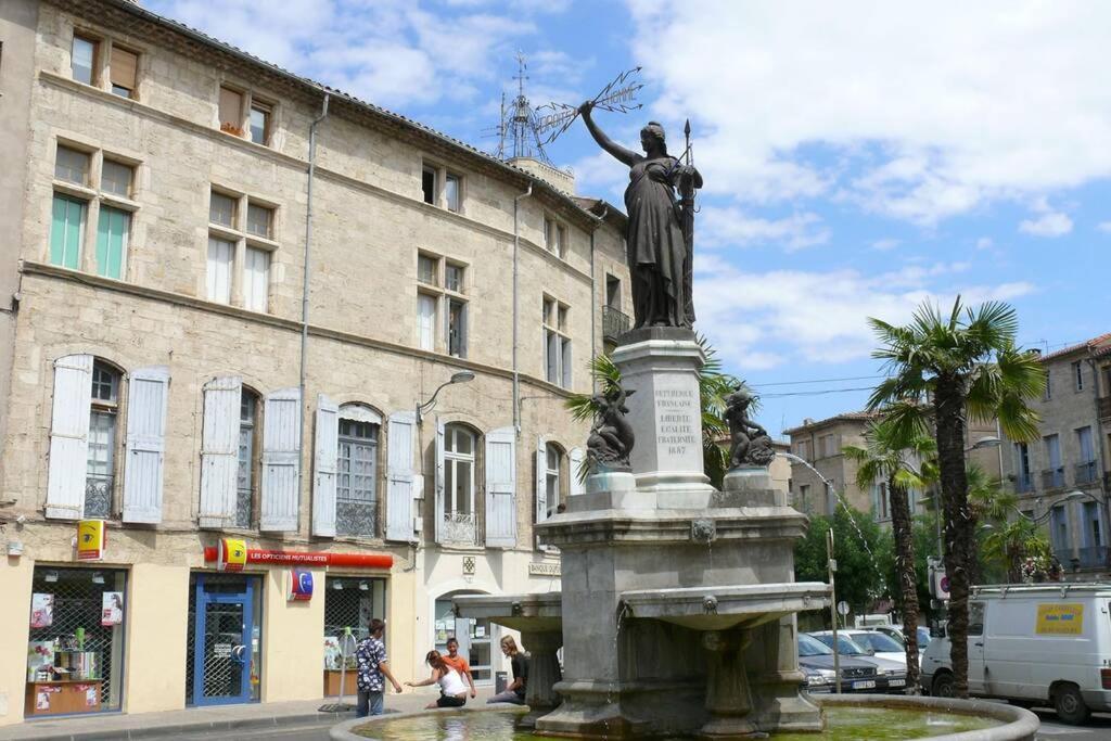 Historical Center Of Pezenas公寓 外观 照片